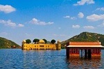 Experience Jaipur Full day Sightseeing with Transports & Tour Guide