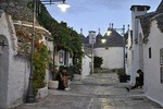 Alberobello Half-Day Tour with extra virgin olive oil and Liquores tasting.