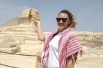 Solo female traveler private tour in Giza & Egyptian museum with female guide