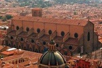 Private 90 Minutes Kickstart Tour of Bologna with a Local
