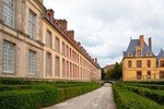 Fontainebleau Castle Half-Day Tour from Paris