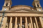 Malta Private 8 Seater tour: Mosta Dome, Ta qali crafts Village and Mdina 
