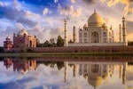 Ladies Special :Taj Mahal Tour by Gatimaan Train/Rail with Female Companion