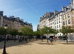 Visit Place Dauphine, Île de la Cité, Paris, France