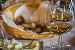 Food tour around Cinque Terre: from "focaccia" to pesto ice-cream and wines