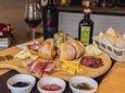Food and wine tour of Pescara Vecchia on foot