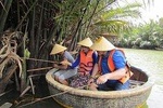Hoi An Basket Boat Tour ( basket boat, visit water coconut forest, fishing crab)