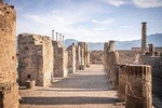 Pompeii, Herculaneum and Vesuvius in a group