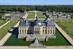 Private Vaux le Vicomte with Minivan