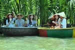 Hoi An basket boat ride and seafood lunch at fishing family 
