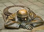 See Čumil (Man at work), Bratislava, Slovakia