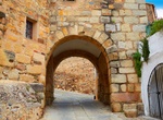 Visit Arco del Cristo, Cáceres, Spain