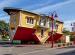 Visit Upside Down House in Niagara Falls, Ontario