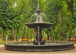 Visit Mariinskyi Park, Kyiv, Ukraine