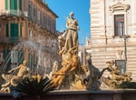 See Fontana di Artemide (Fountain of Diana), Syracuse, Italy