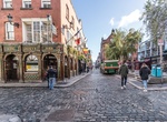 Have Drinks at Quays Bar, Temple Bar, Dublin, Ireland
