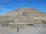 Visit Pyramid of the Sun, Teotihuacán, Mexico