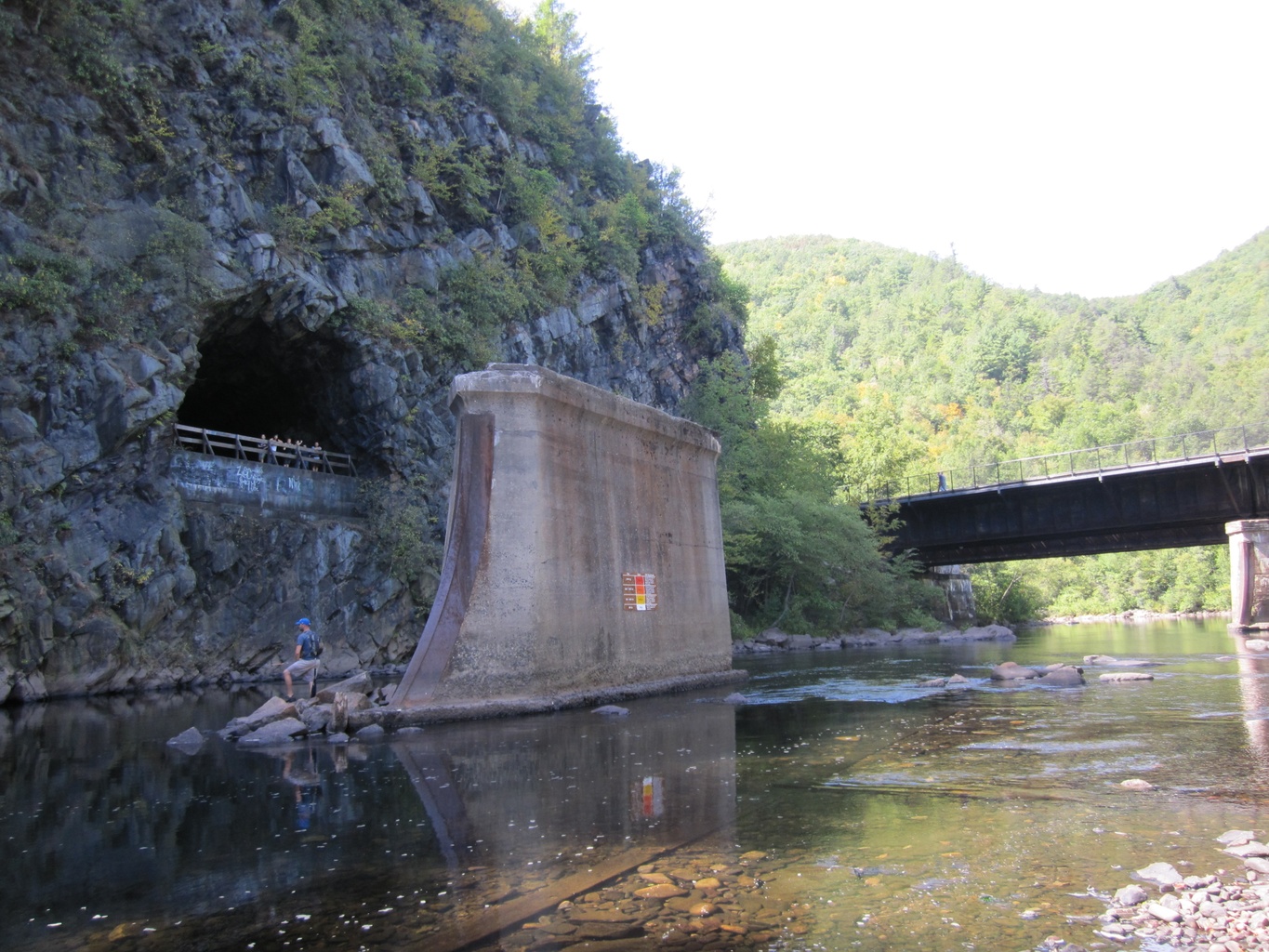 turn-hole-tunnel
