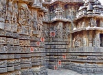 Visit Hoysaleswara Temple, Halebidu, India