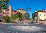 See Castle of Moncalieri (Castello di Moncalieri), Italy (UNESCO site)