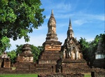 Visit Wat Chedi Chet Thaeo, Si Satchanalai Historical Park, Thailand