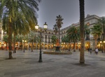 Stroll Royal Square (Plaça Reial), Barcelona, Catalonia, Spain