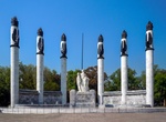 Visit Monumento a los Niños Héroes (Monument to the Boy Heroes), Bosque de Chapultepec, Mexico City, Mexico