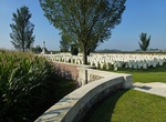 Visit Nine Elms British Cemetery, Helleketelweg, Poperinge, Belgium